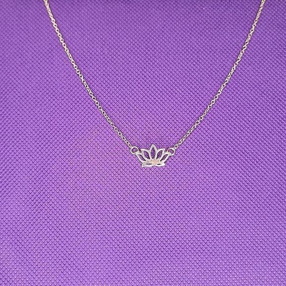Lotus Pendent Necklace Gold - Picture 2 of 11